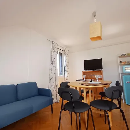 Family Near Terme Catez - 4c Apartment Brezice